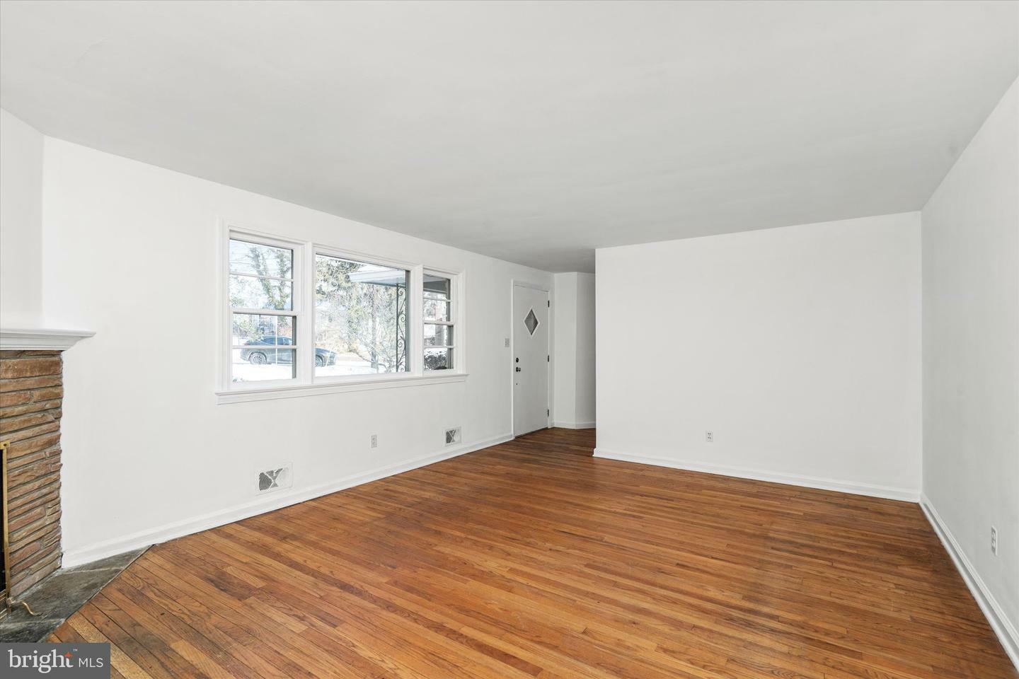 Property Photo:  331 Hamilton Avenue  NJ 08540 