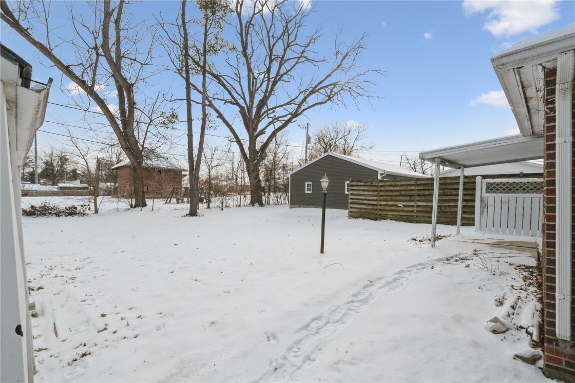 Property Photo:  447 19th Street NW  IA 52405 