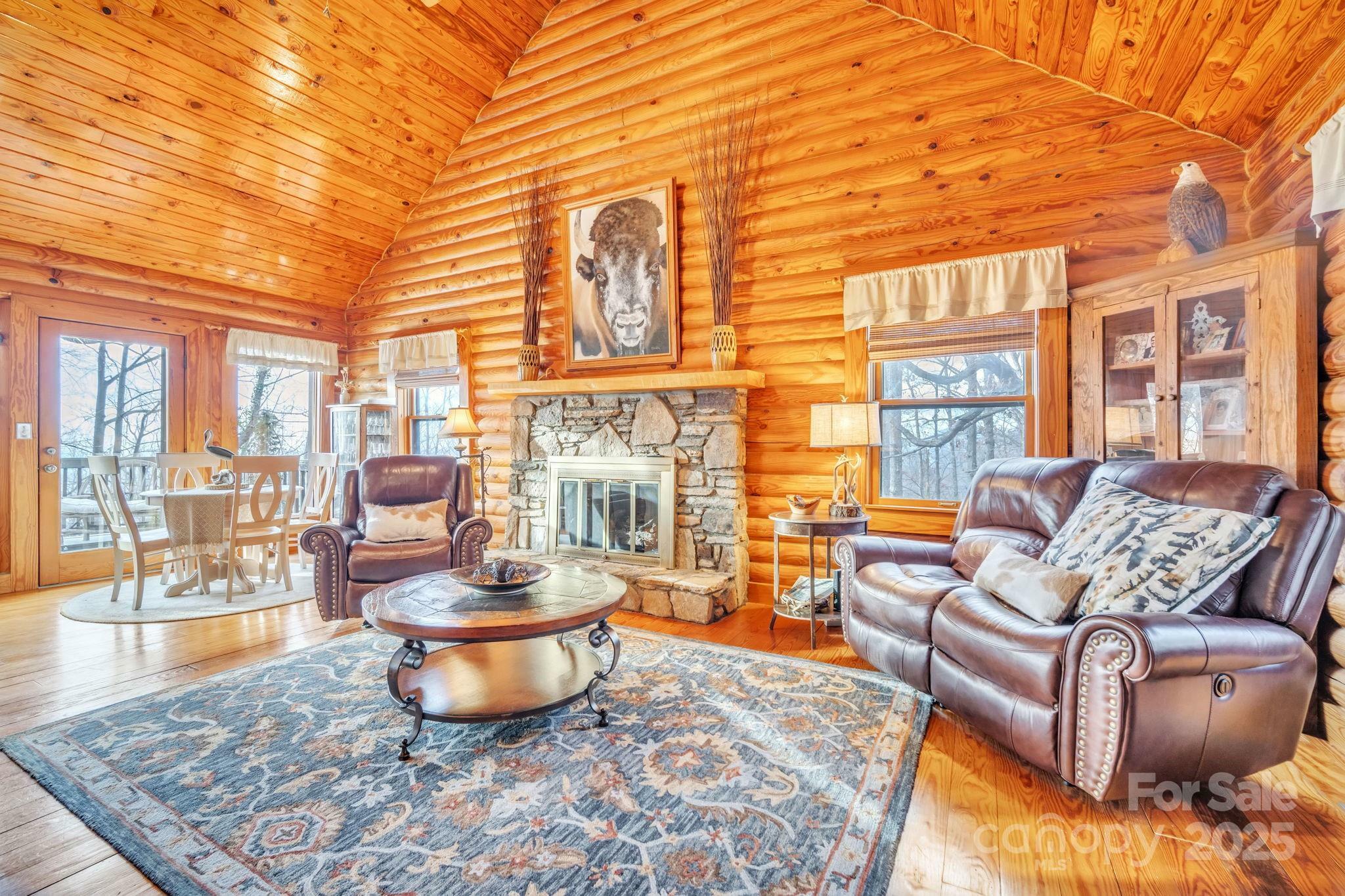 Property Photo: 888 White Oak Mountain Road NC 28722