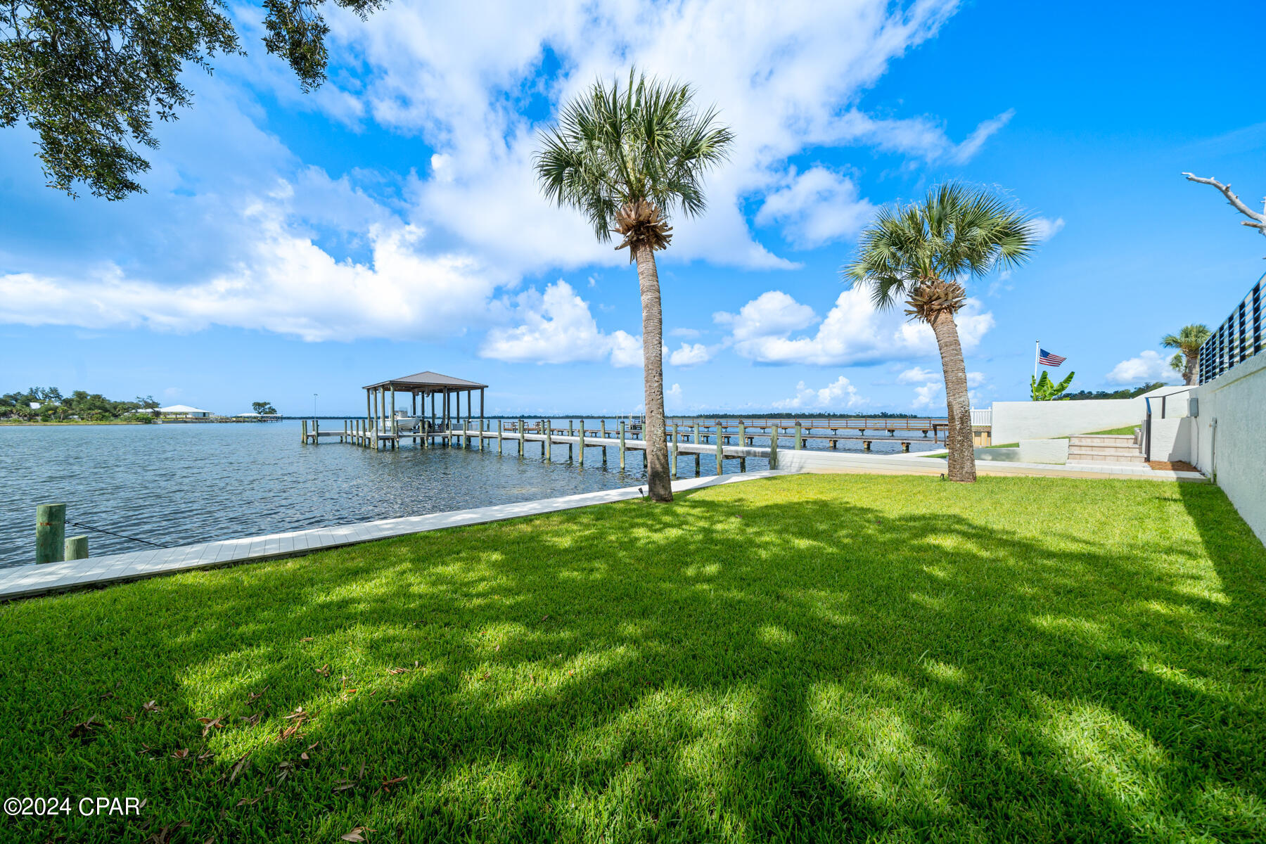 Property Photo: 1212 E Park Street FL 32404