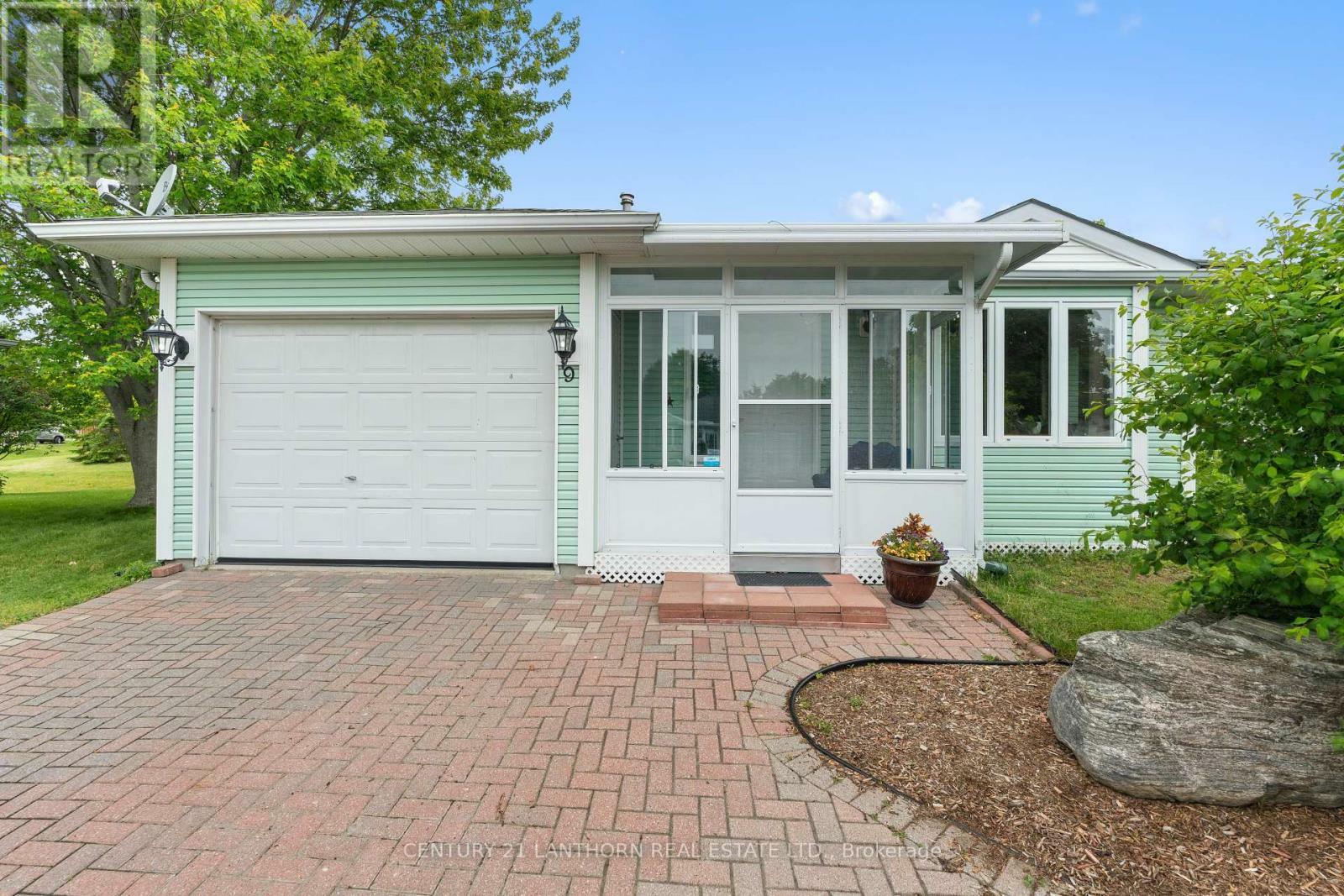 Property Photo: 9 Reynolds Place ON K0K 3L0