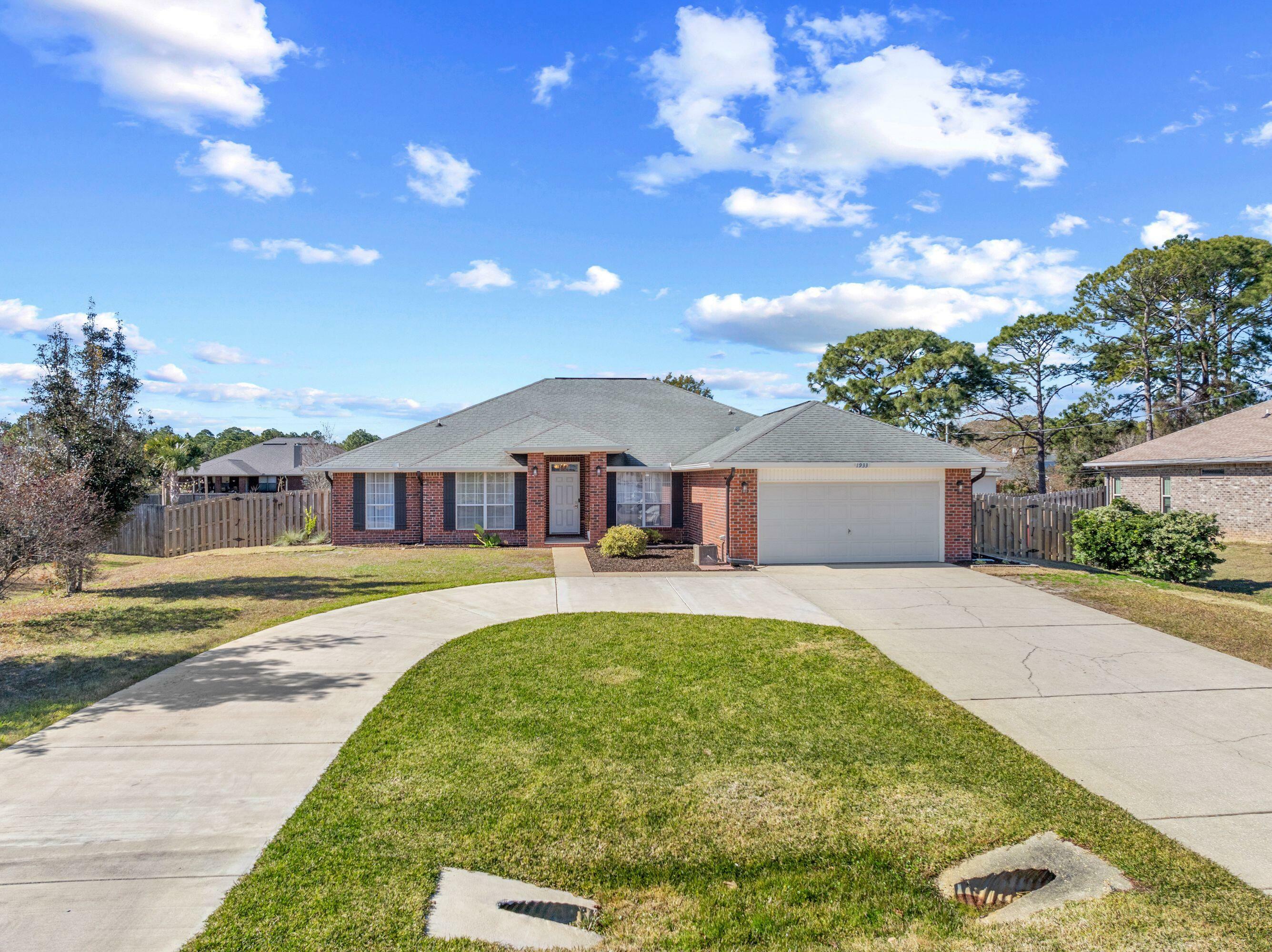 Property Photo: 1933 Eagle Lane FL 32566