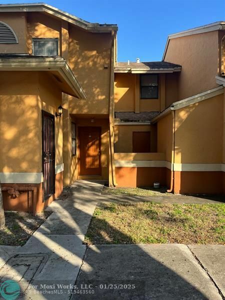 Property Photo: 2531 NW 56th Ave 7 FL 33313