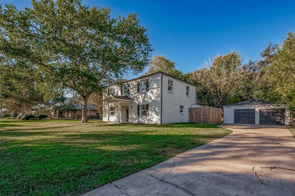 Property Photo:  2414 Walnut Bend Lane  TX 77042 