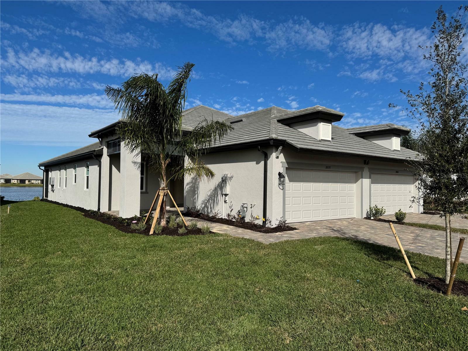 Property Photo:  18059 Cherished Loop  FL 34211 