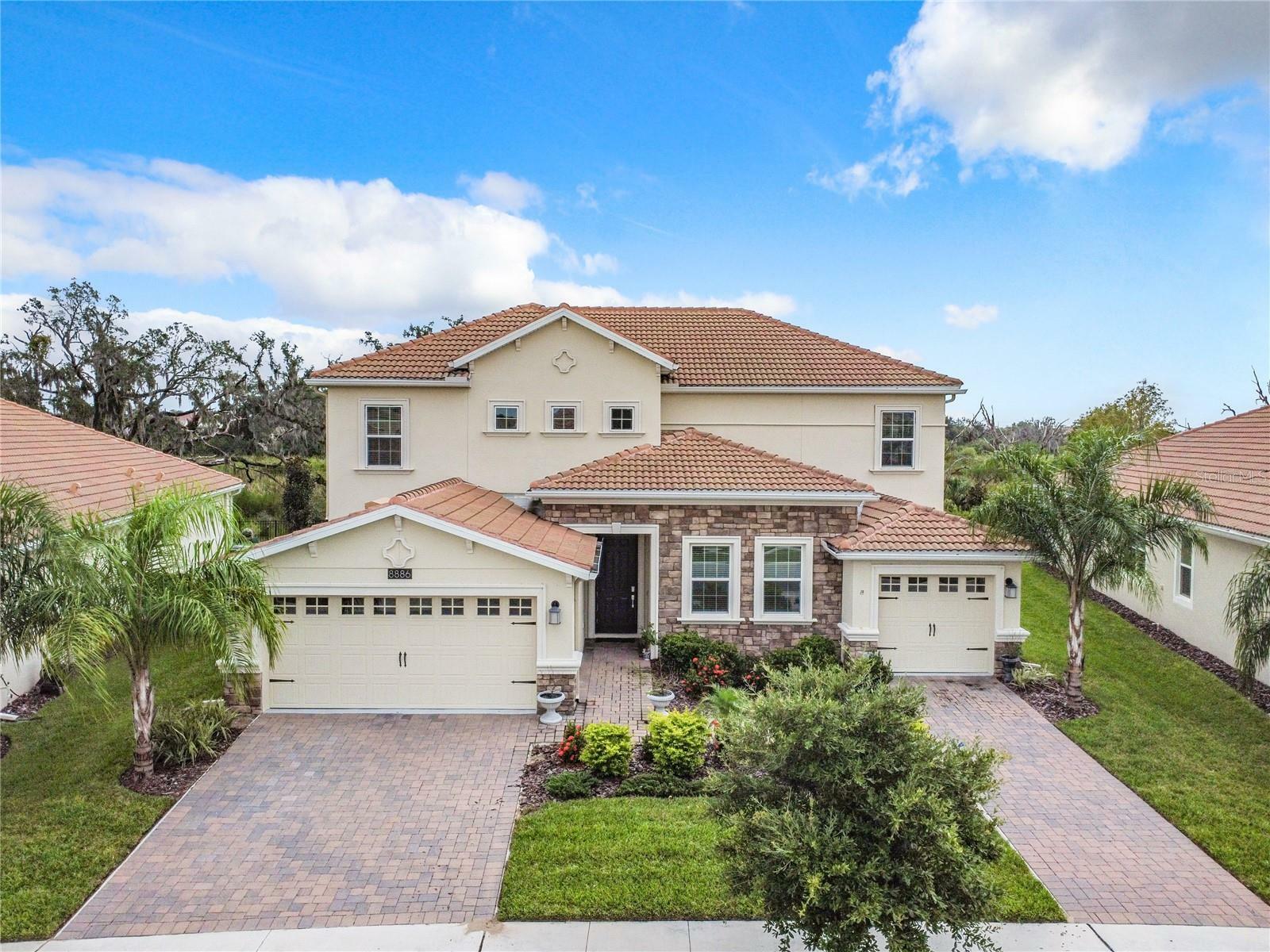 Property Photo:  8886 Fallen Oak Drive  FL 33896 