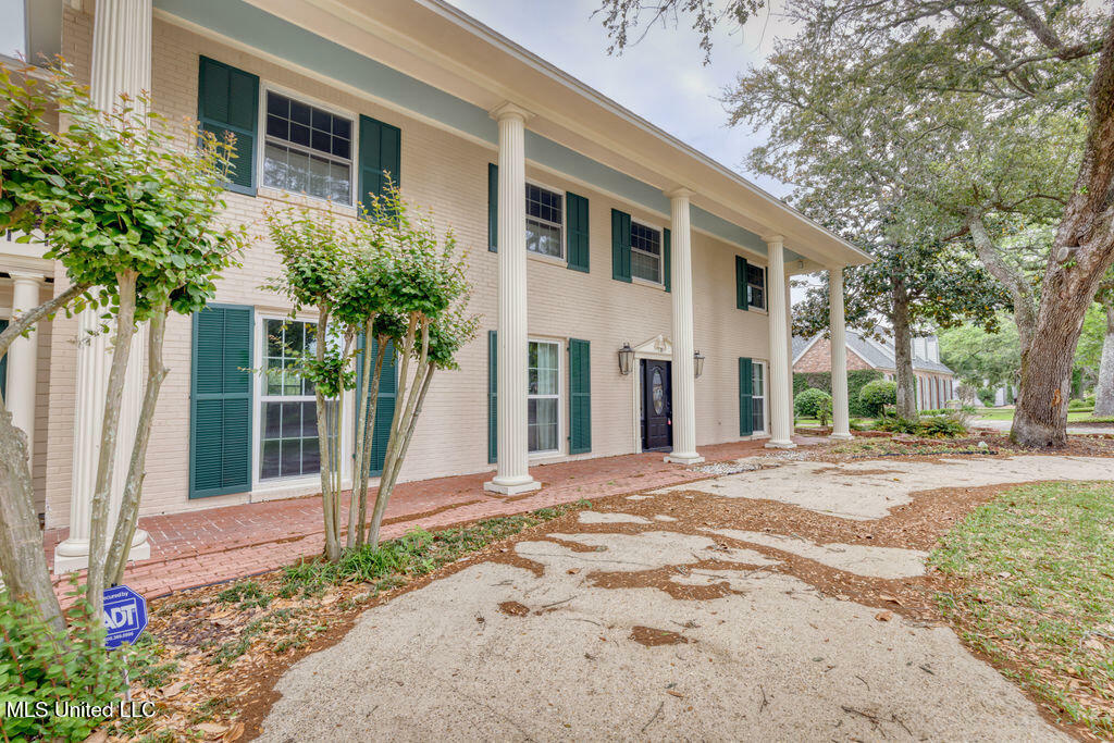 Property Photo:  8 Mockingbird Lane  MS 39507 