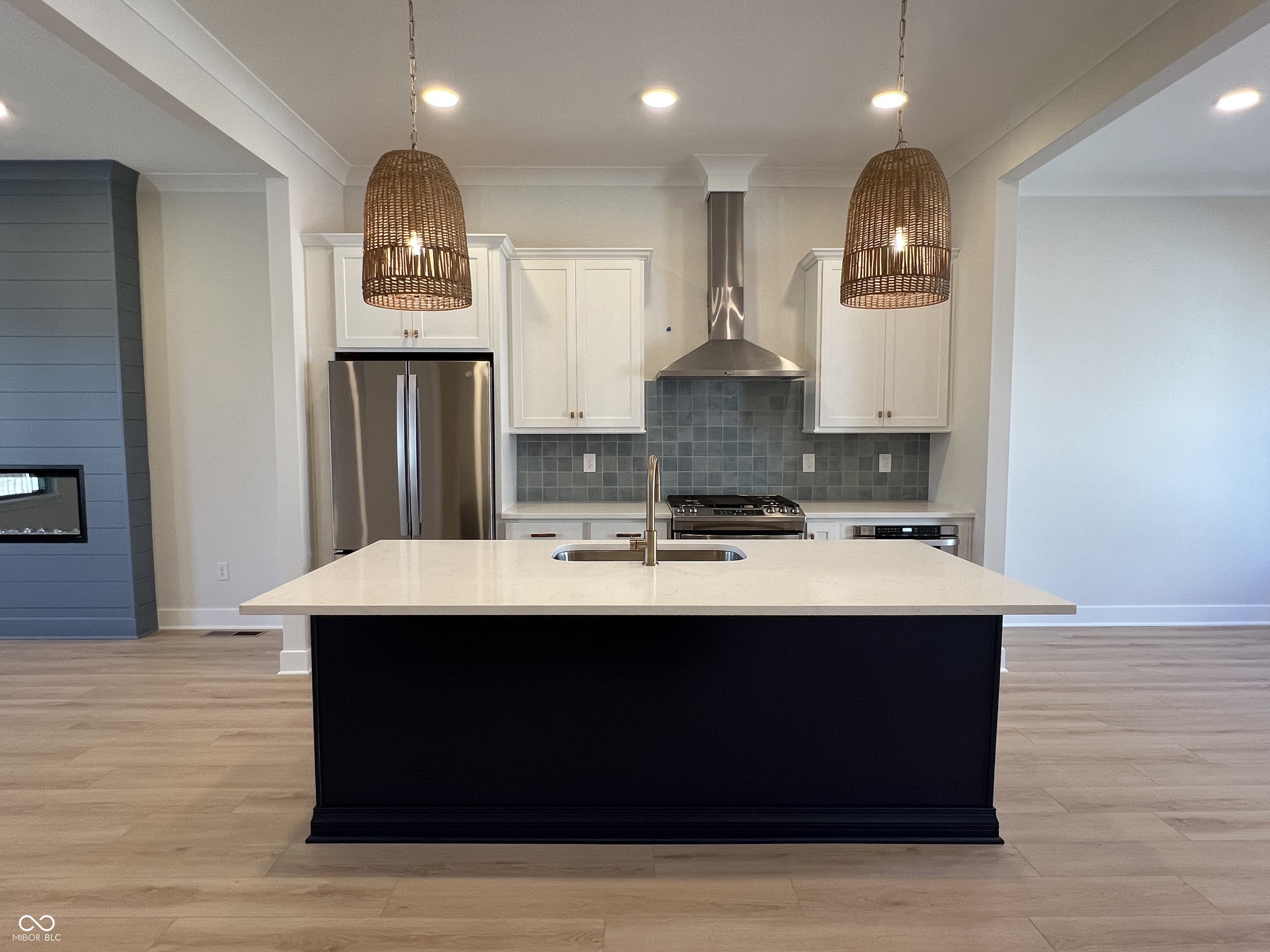 Property Photo: 460 W Smoky Row IN 46032