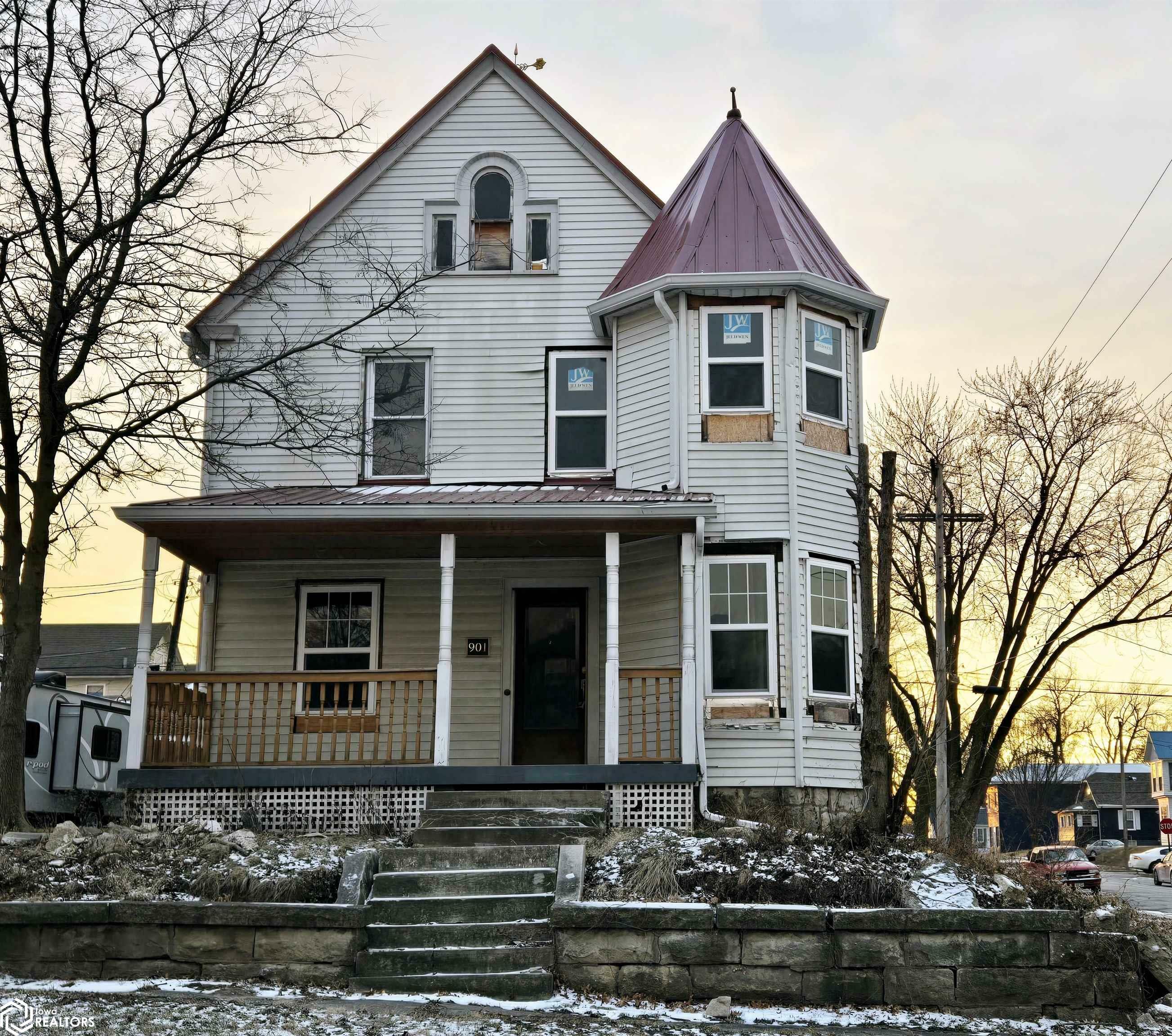 Property Photo: 901 S 8th Street IA 52601