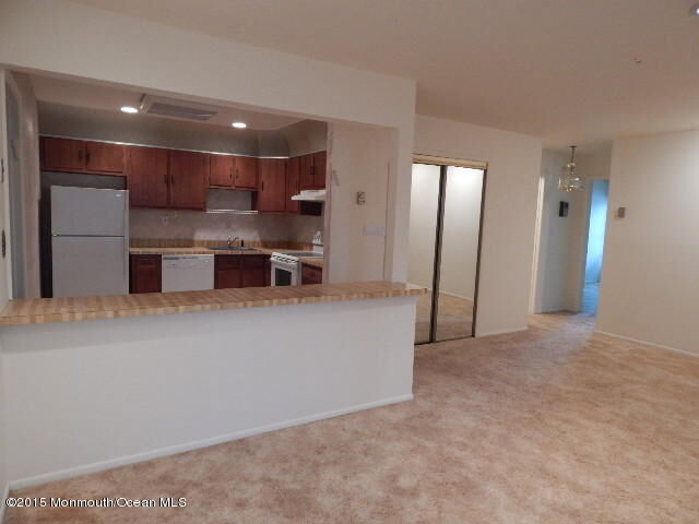 117 Amberly Drive F  Manalapan NJ 07726 photo