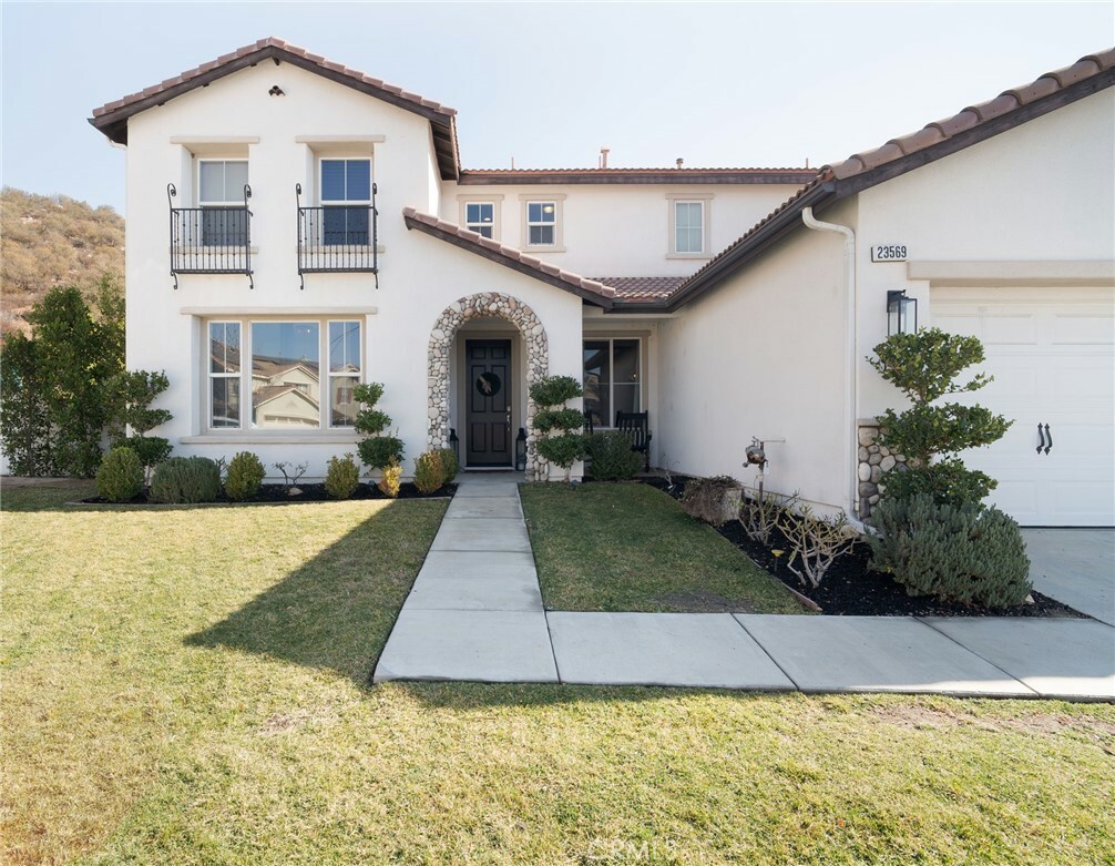 Property Photo: 23569 Wickham Lane CA 92562