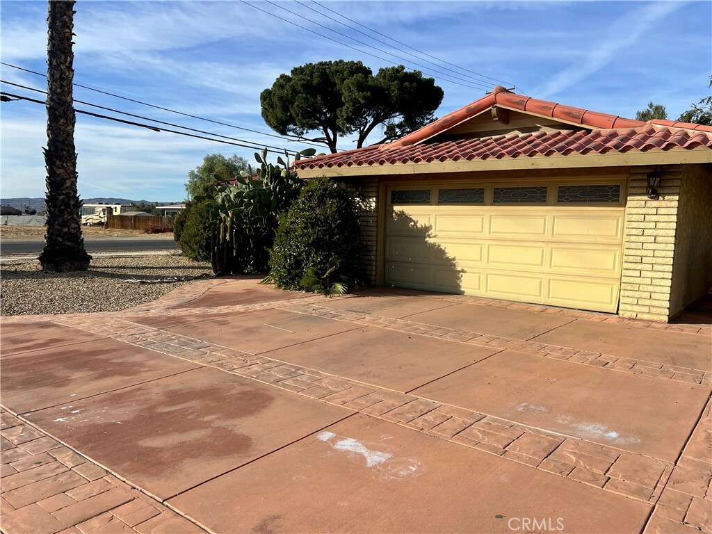 Property Photo:  504 Montebello  CA 92543 