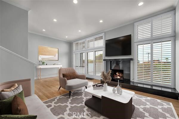 Property Photo:  412 Calle Miramar  CA 90277 