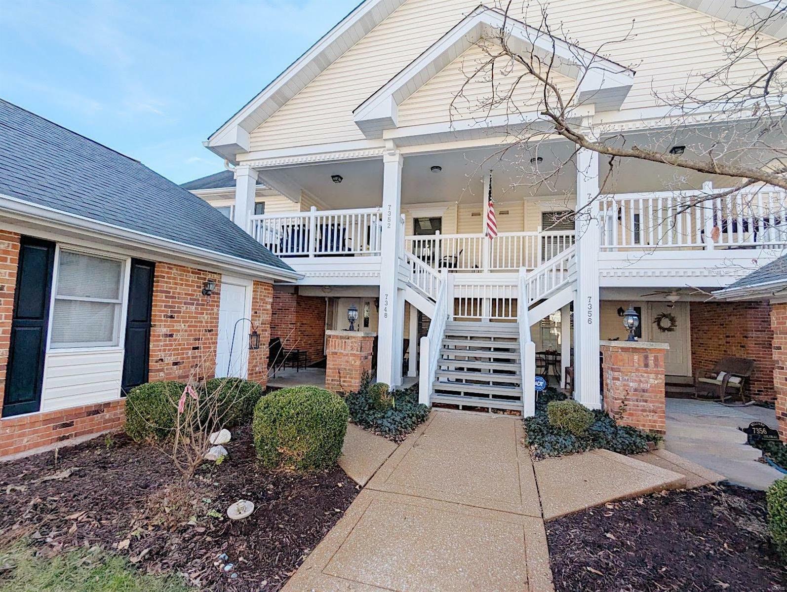 Property Photo: 7352 Woodlawn Colonial Lane MO 63119