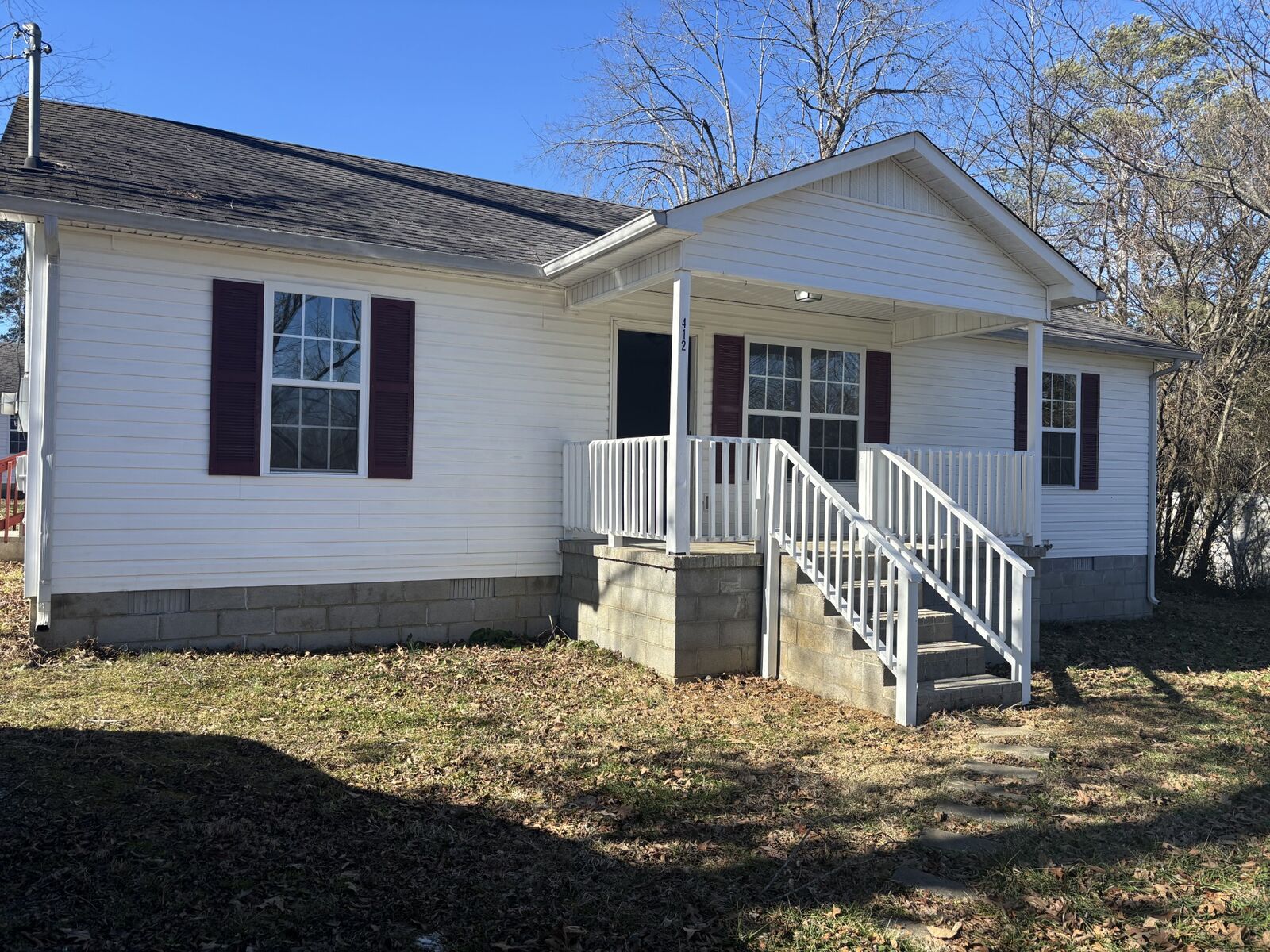 Property Photo: 412 Oak St TN 37355