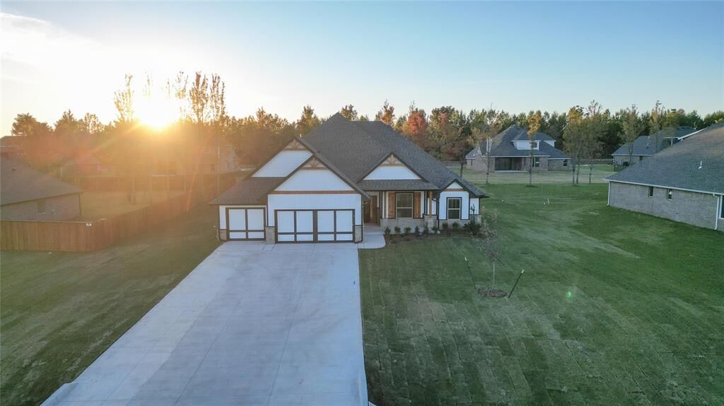 Property Photo: 12501 Samara Drive OK 73173
