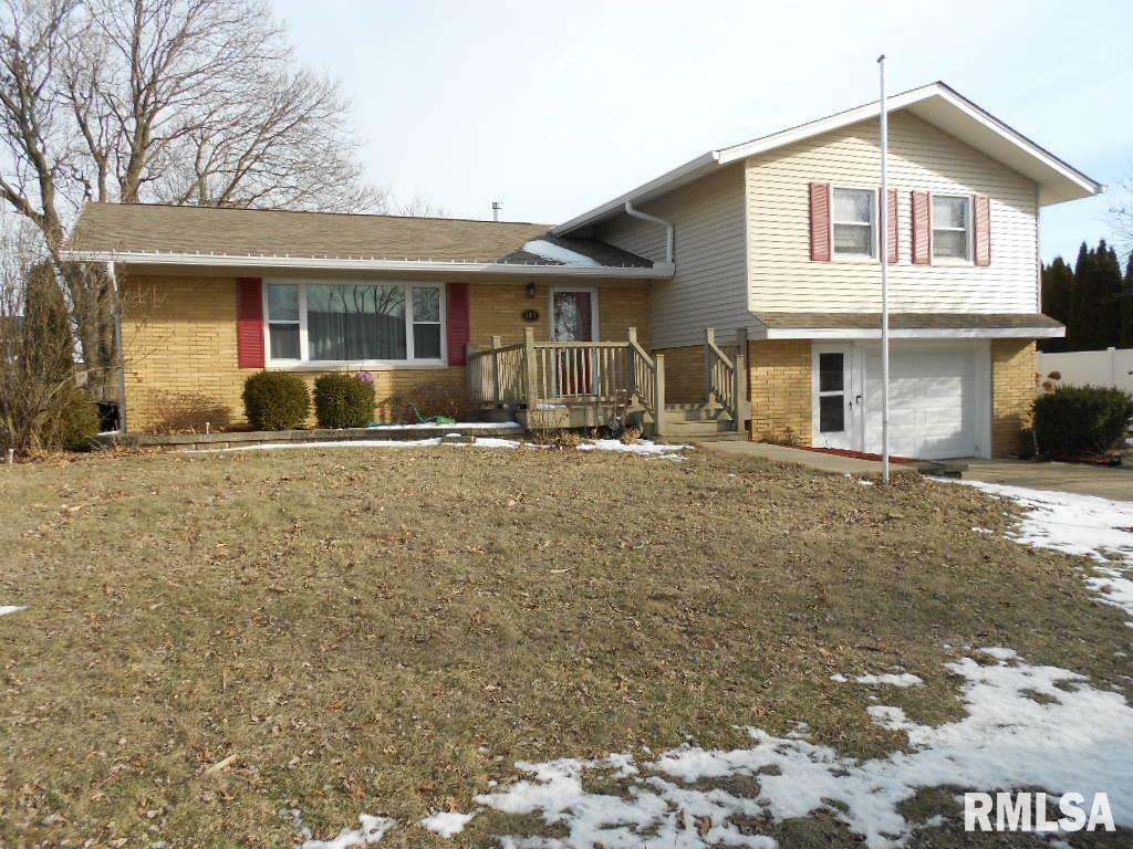 104 N Howard Street  Roanoke IL 61561-9950 photo