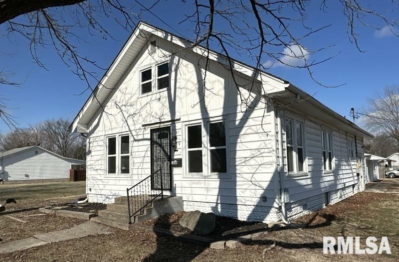 Property Photo:  1606 W Copeland Street  IL 62959 