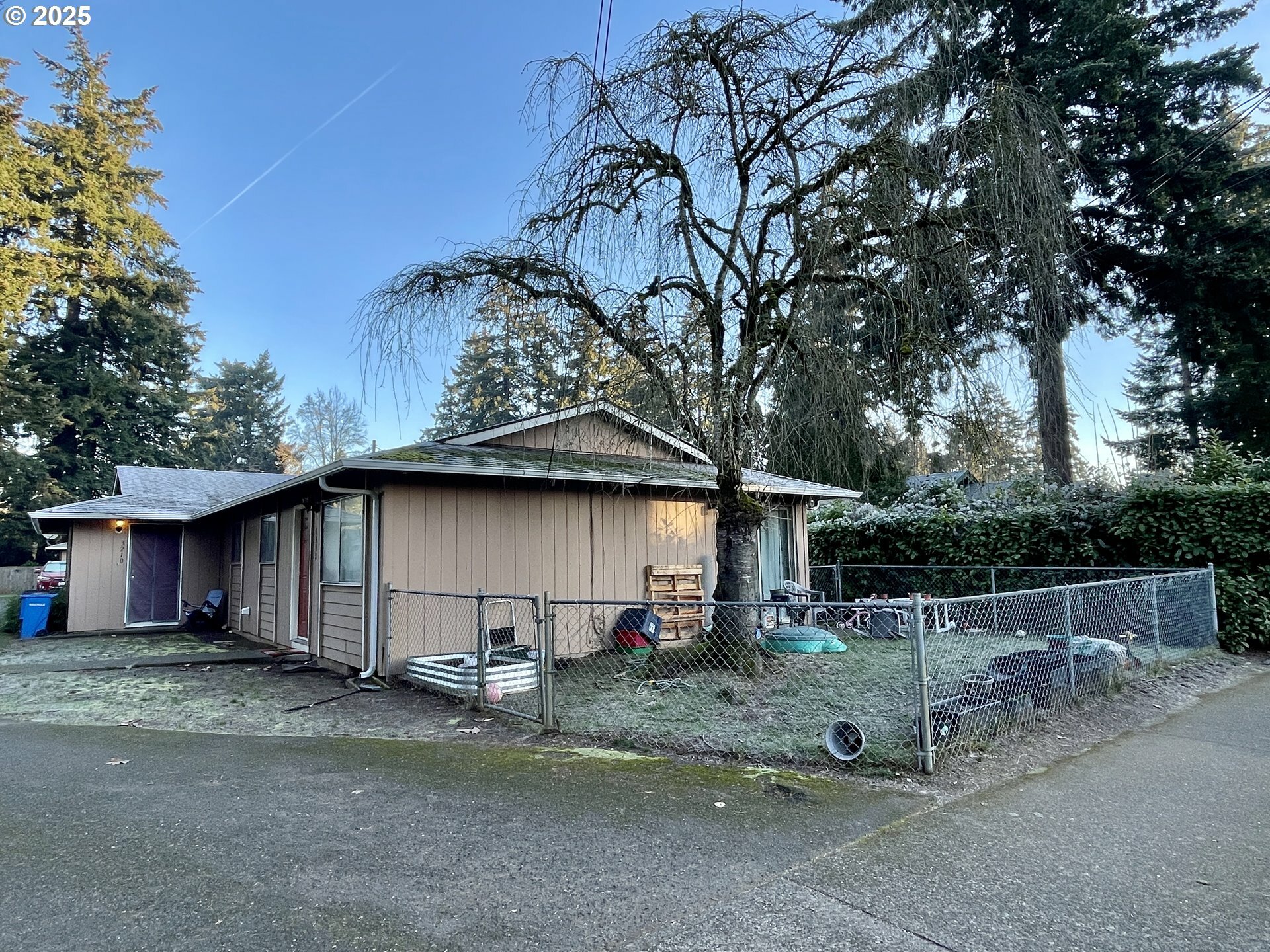 Property Photo:  3208 E 18th St  WA 98661 