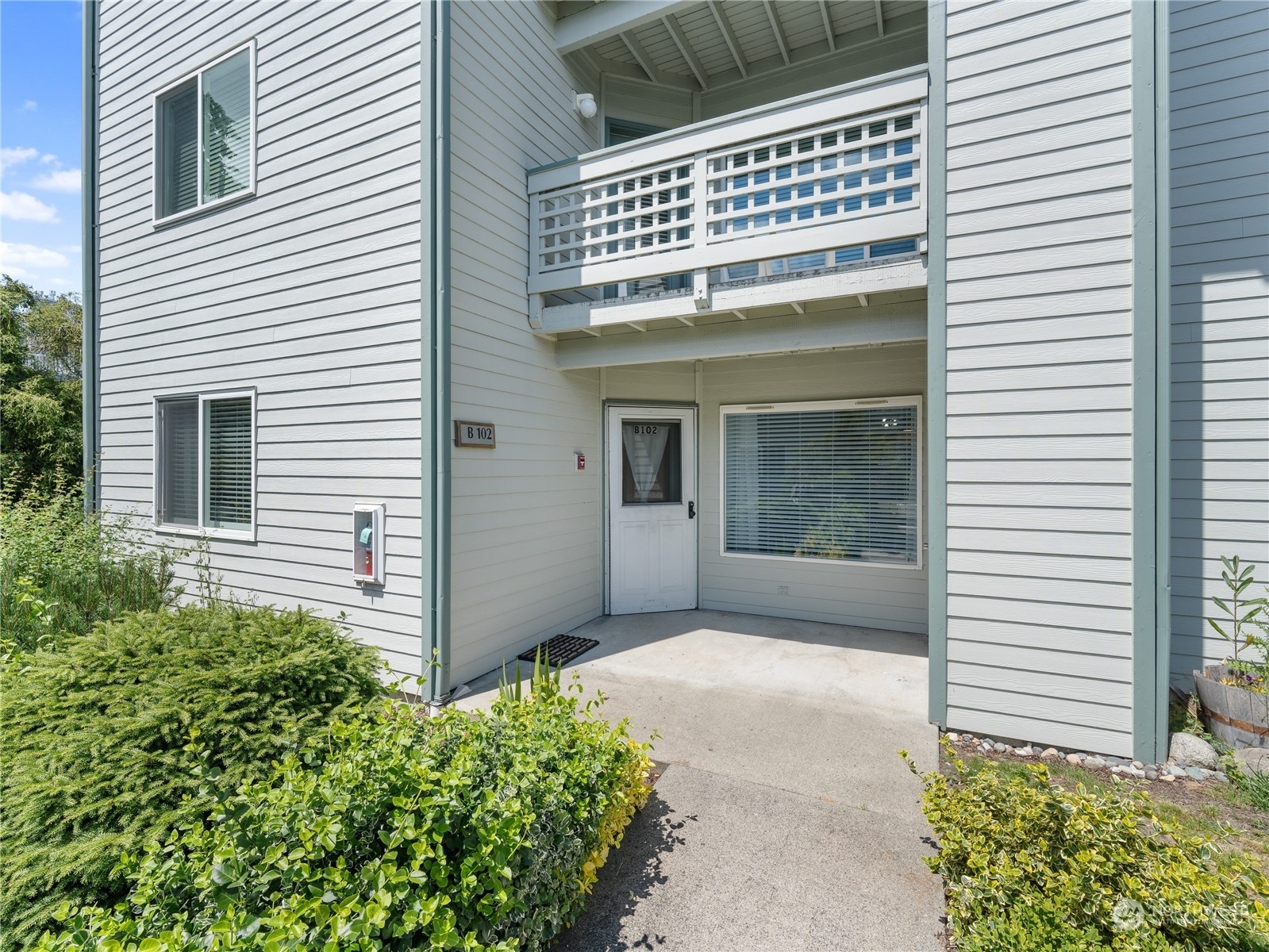 Property Photo:  485 SW Bayshore Drive B102  WA 98277 