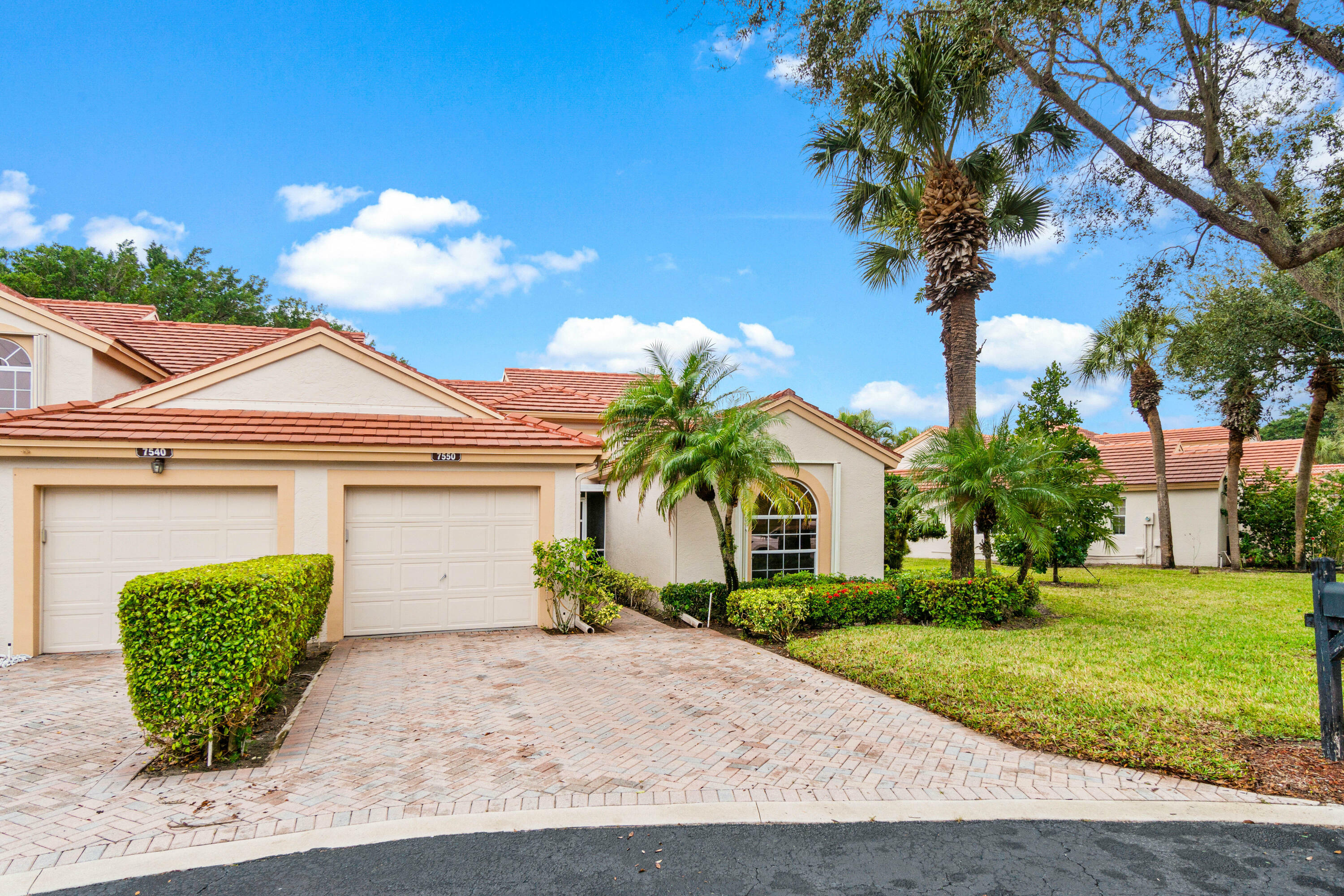 Property Photo:  7550 Diamond Pointe Circle  FL 33446 