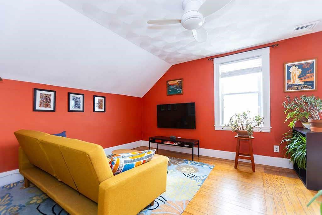 Property Photo:  202 Rochambeau Avenue 3  RI 02906 