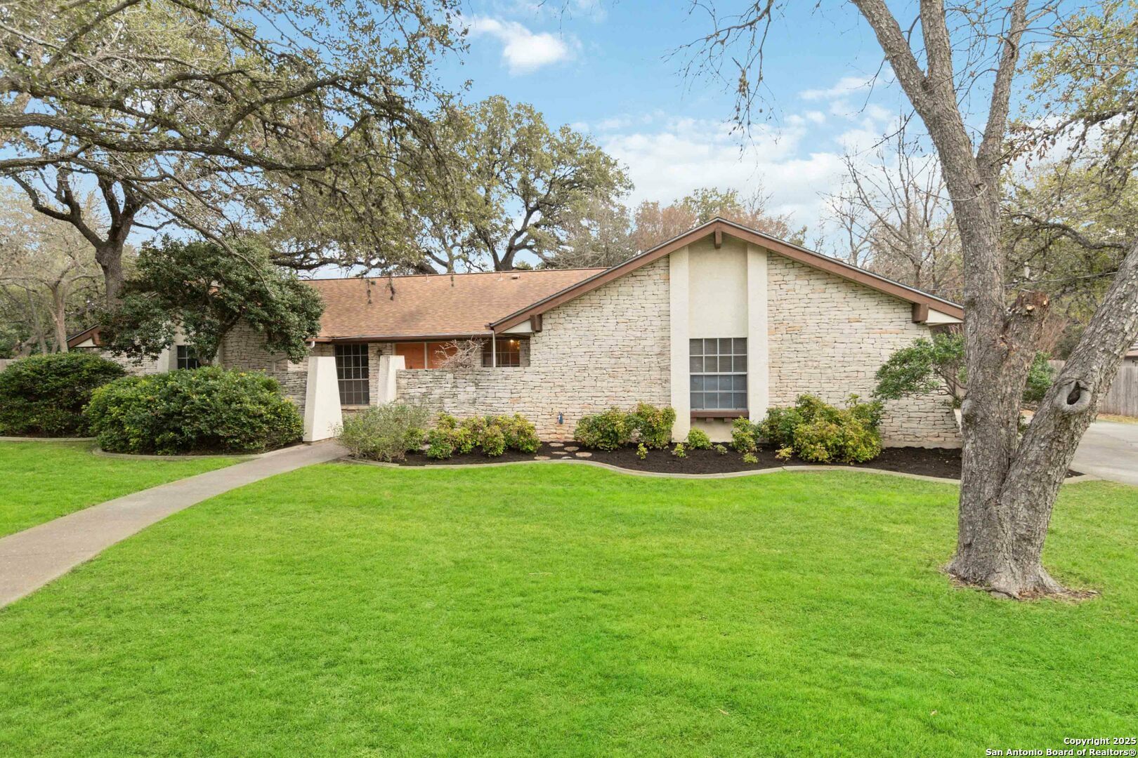 Property Photo:  140 Ridge Trail  TX 78232 