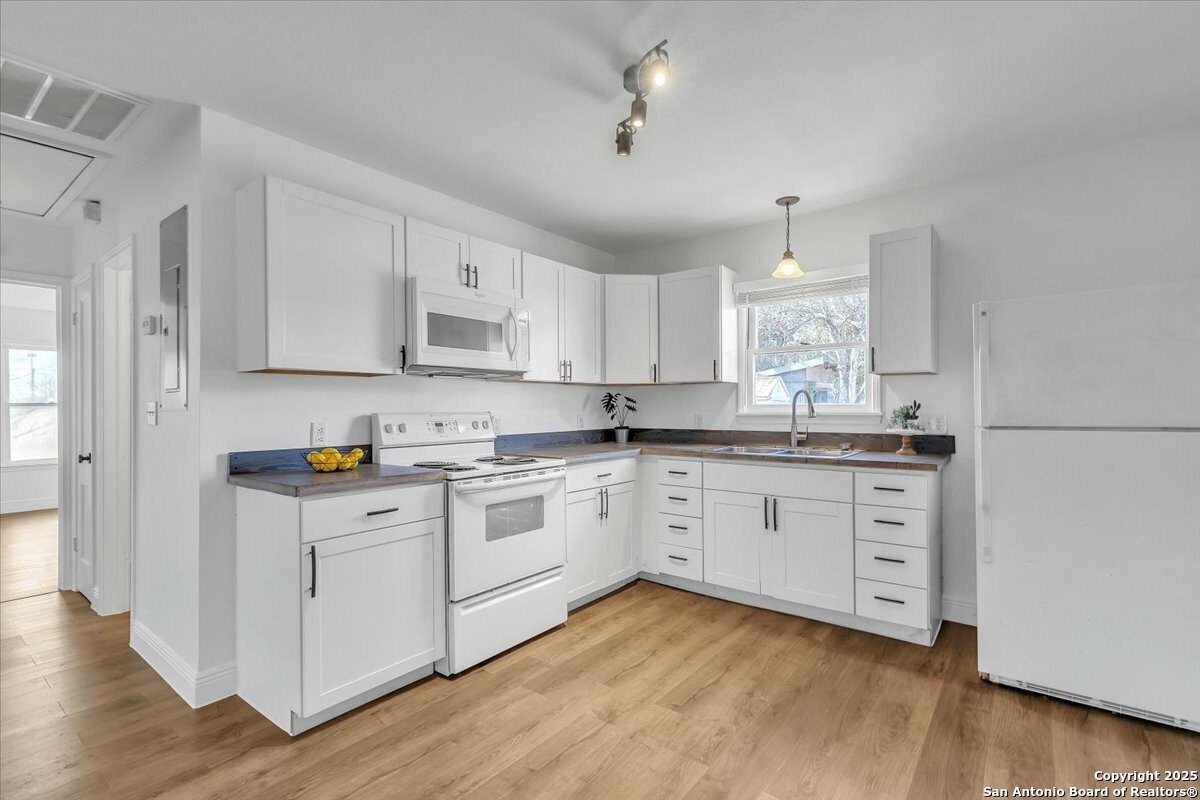 Property Photo: 1641 Post Road TX 78130