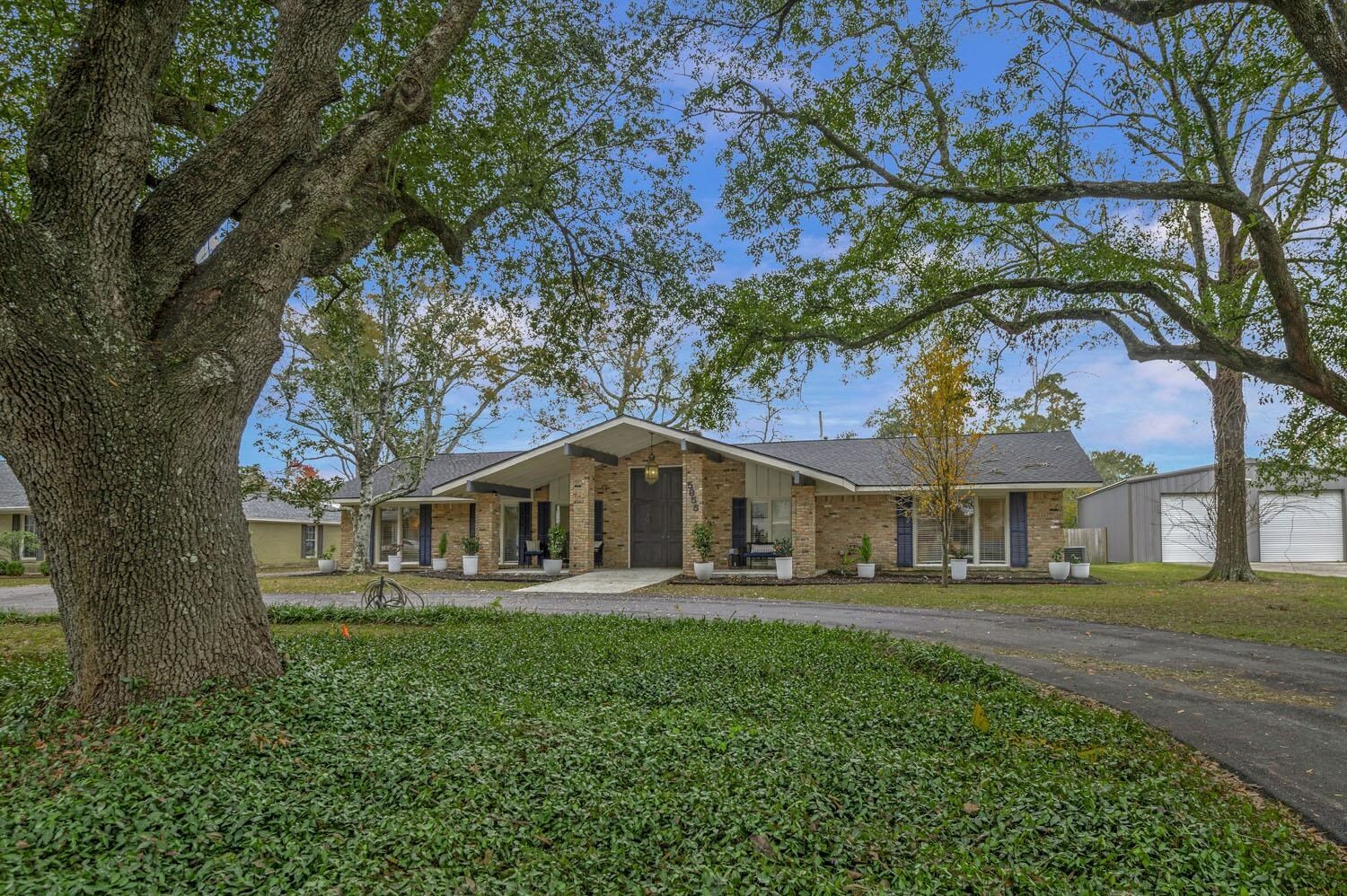 Property Photo:  5855 Gladys Ave  TX 77706 