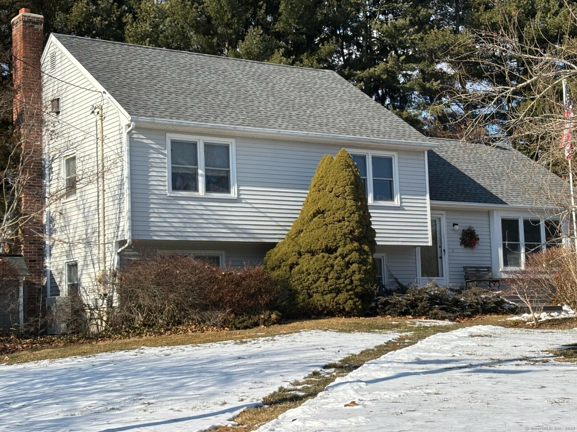 560 State Street  Guilford CT 06437 photo