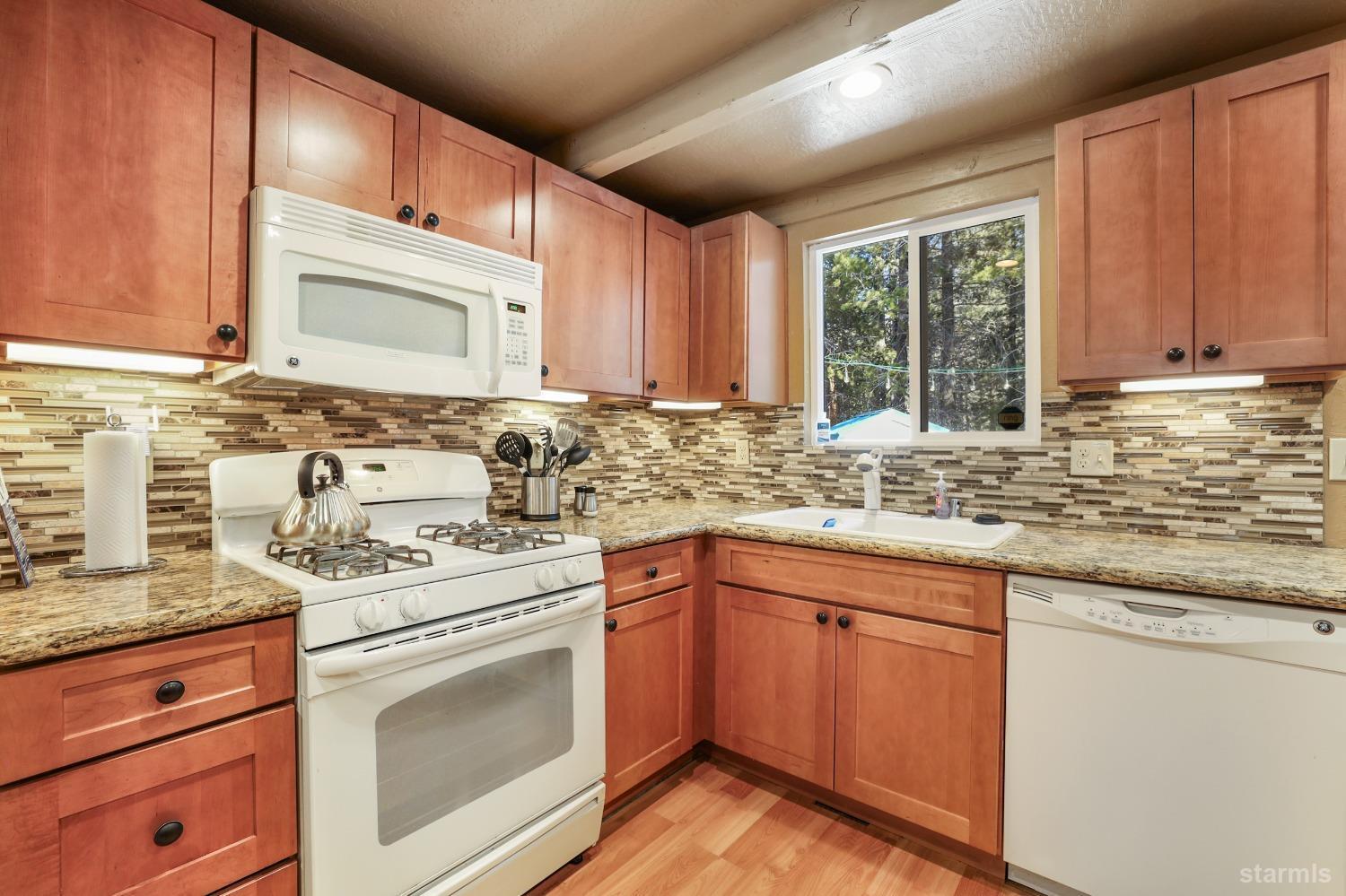 Property Photo: 816 Kekin Street CA 96150