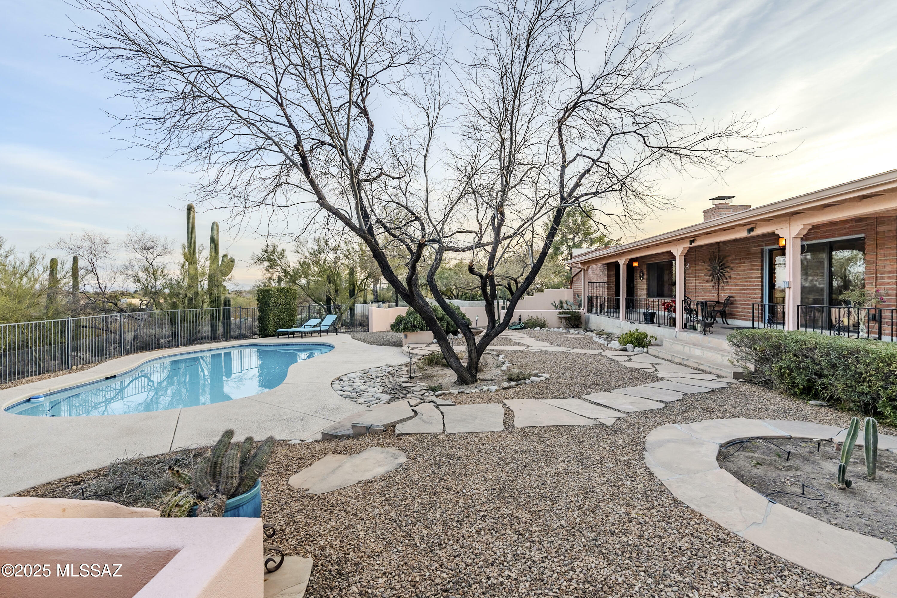 Property Photo:  5140 N Via Condesa  AZ 85718 