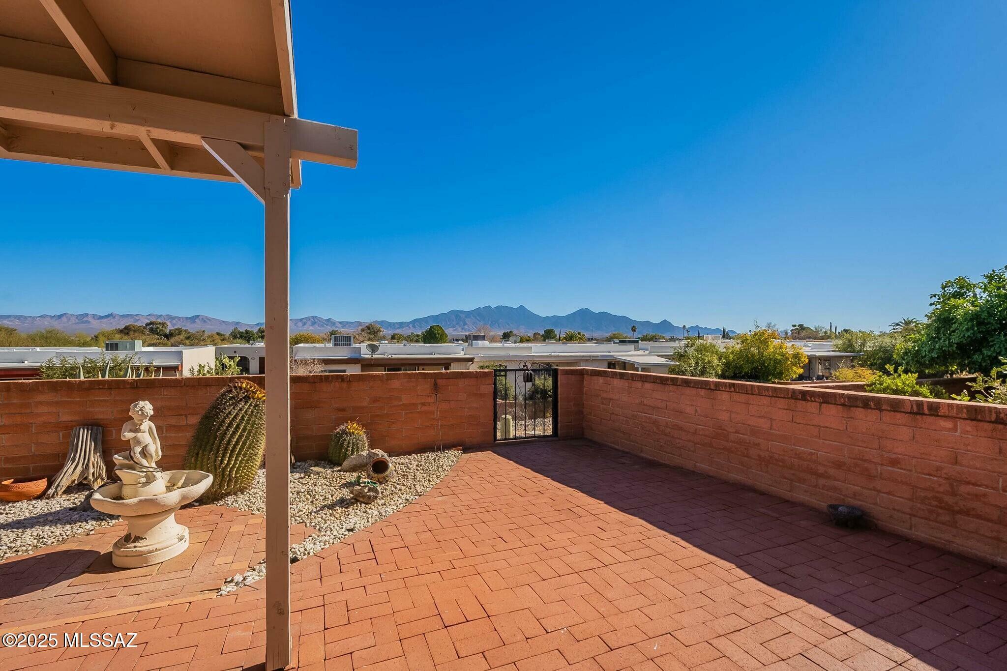 Property Photo:  298 N Camino Del Vate  AZ 85614 