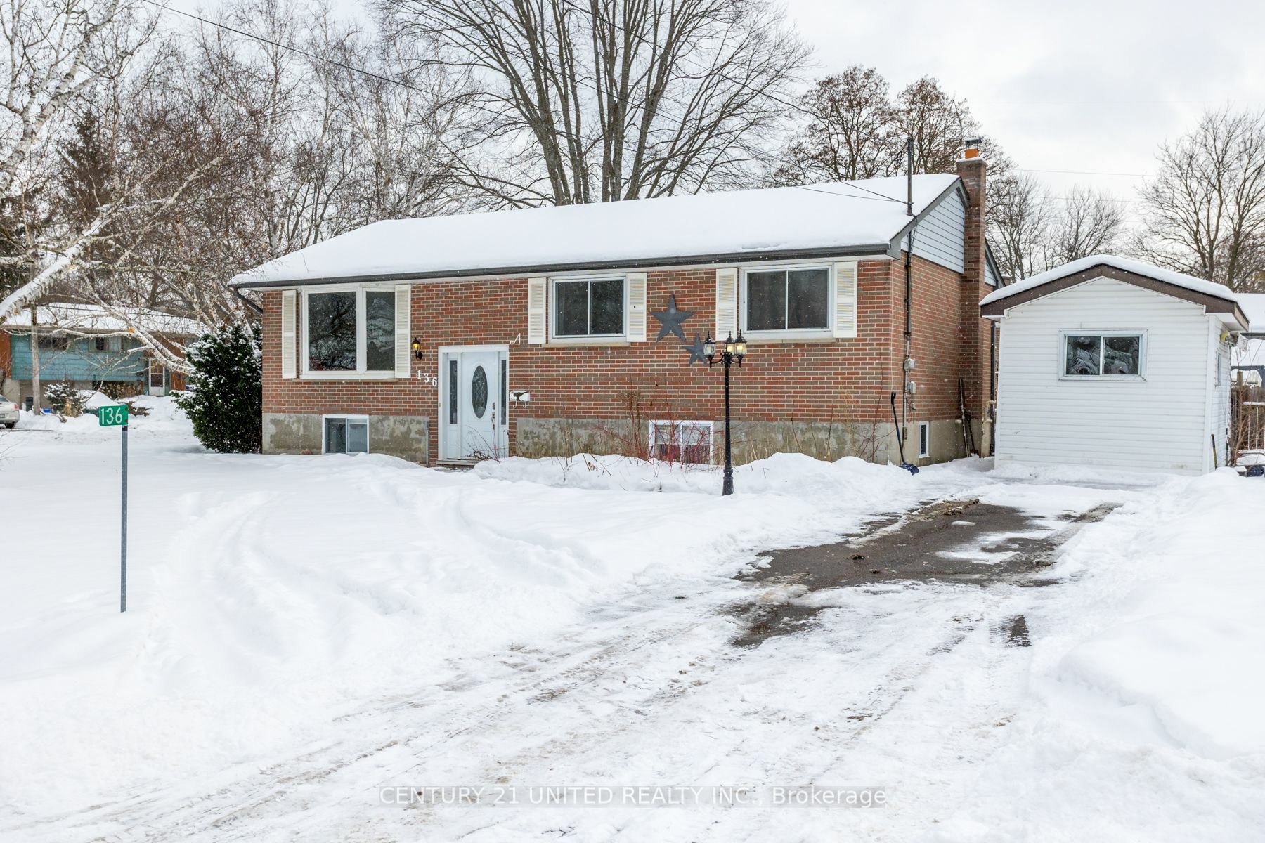 136 Parkdale Ave  Peterborough ON K9L 1K4 photo