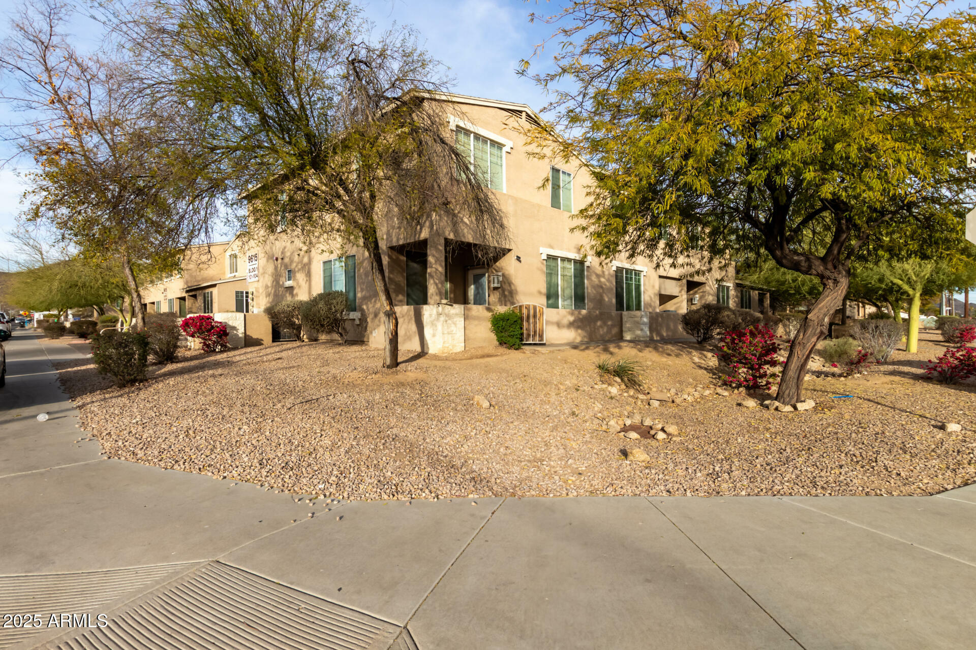 Property Photo:  9615 N 13th Avenue 102  AZ 85021 