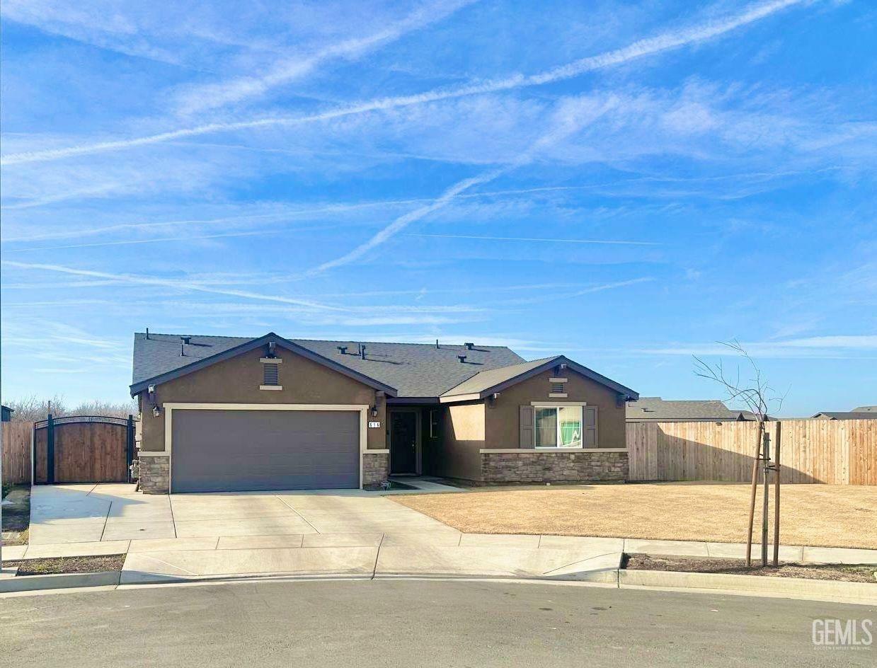 Property Photo:  616 Red Tail Court  CA 93215 