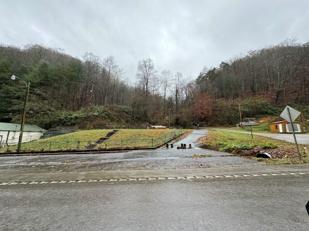 Property Photo: 22251 State Highway 194 E KY 41524