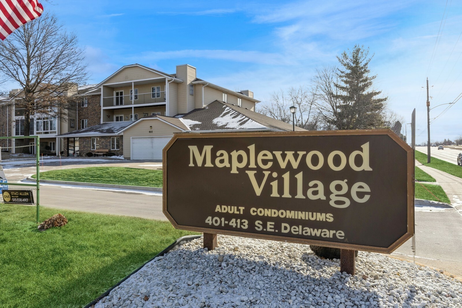 Property Photo: 401 SE Delaware Avenue 304 IA 50021