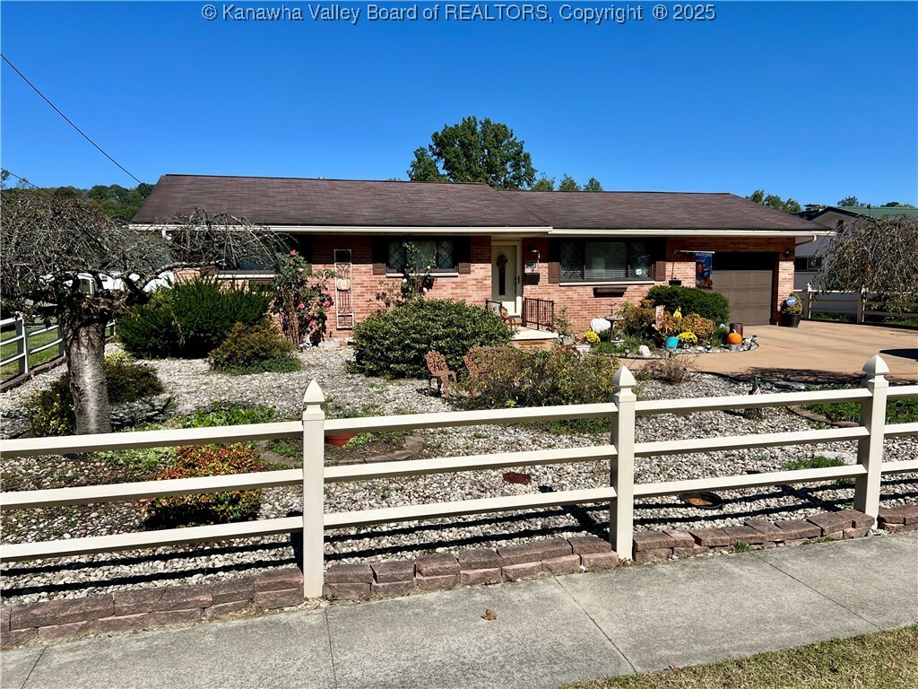 Property Photo:  2041 Shadyside Road  WV 25177 