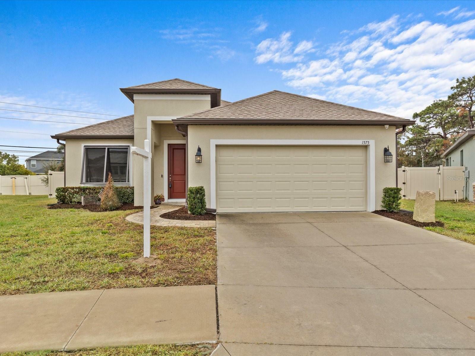 Property Photo:  1575 N River Circle  FL 34689 