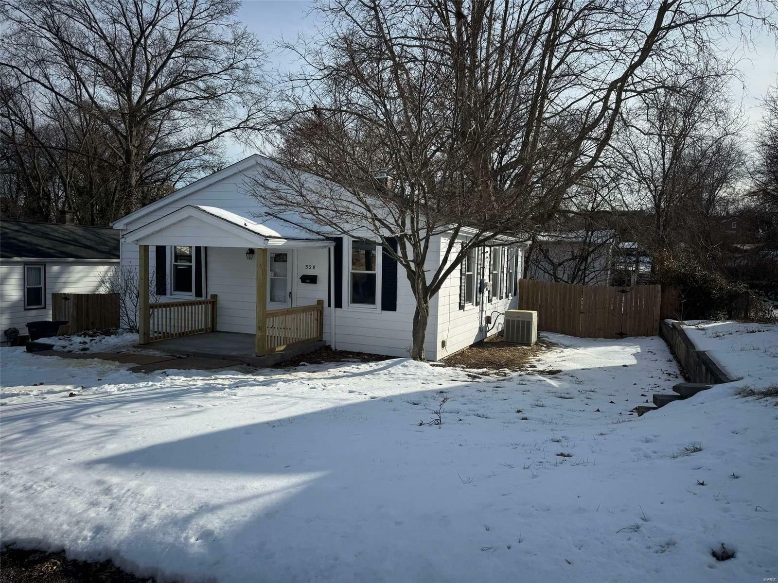 Property Photo:  328 Polk Street  IL 62220 