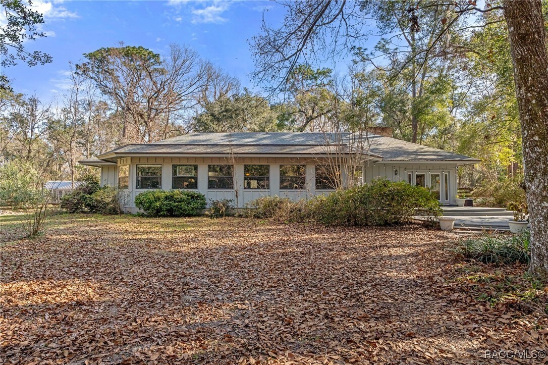 Property Photo: 22347 Golden Retriever Lane FL 34601