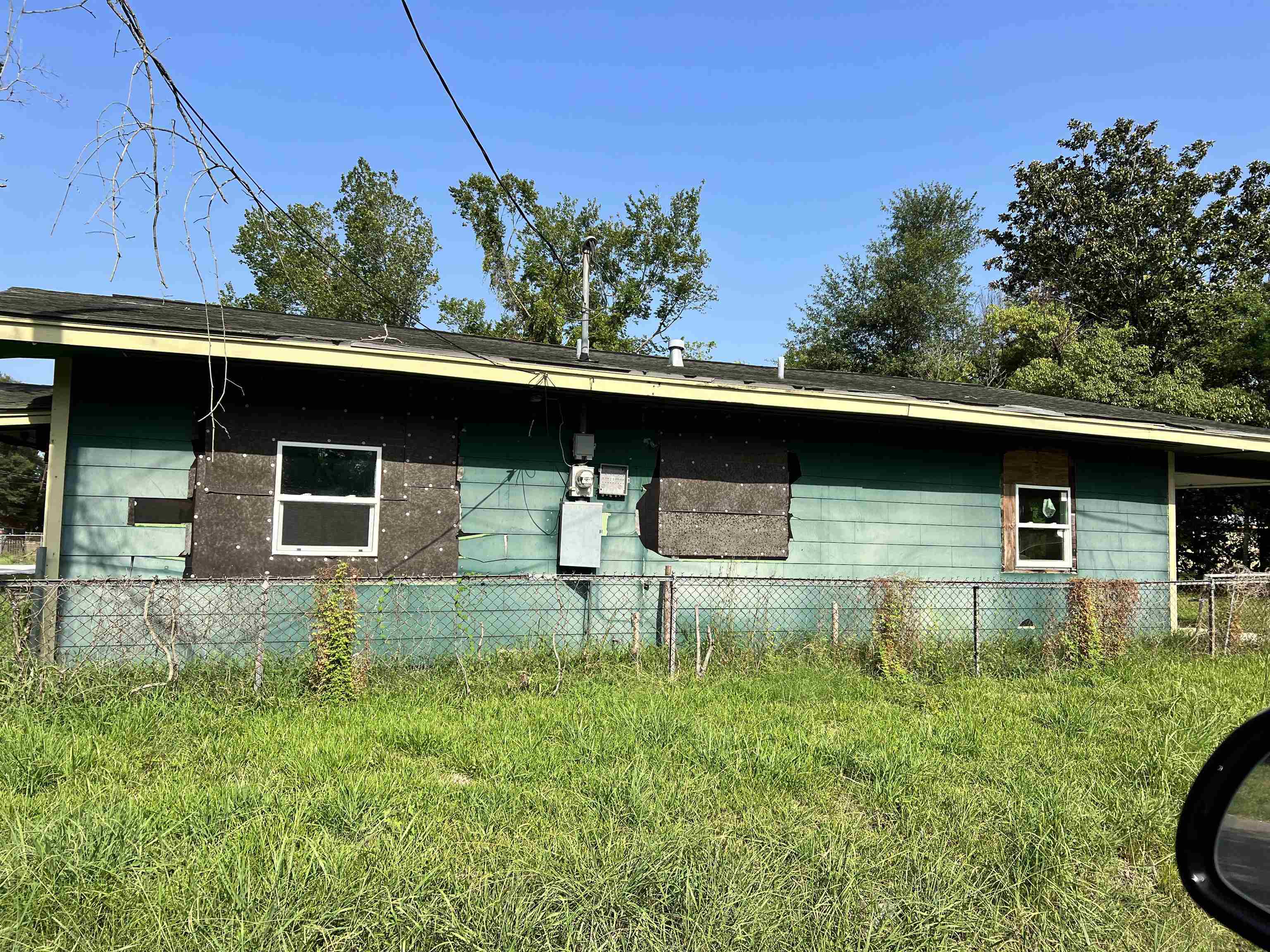 Property Photo:  811 W Hart Ave.  TX 77630 