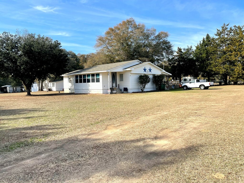 Property Photo:  150 Creekview Drive  GA 31763 