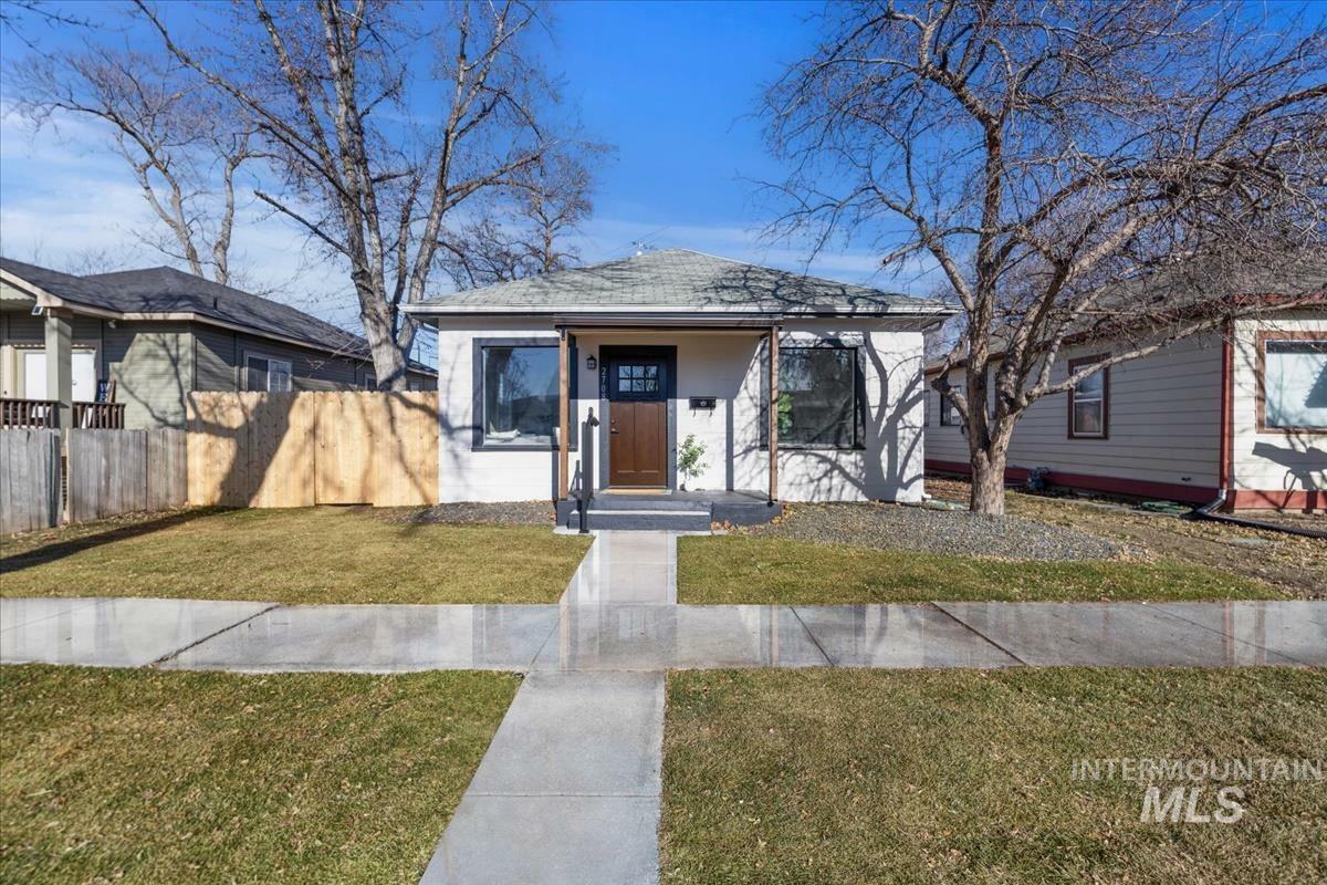 Property Photo: 2708 W Jefferson St ID 83702