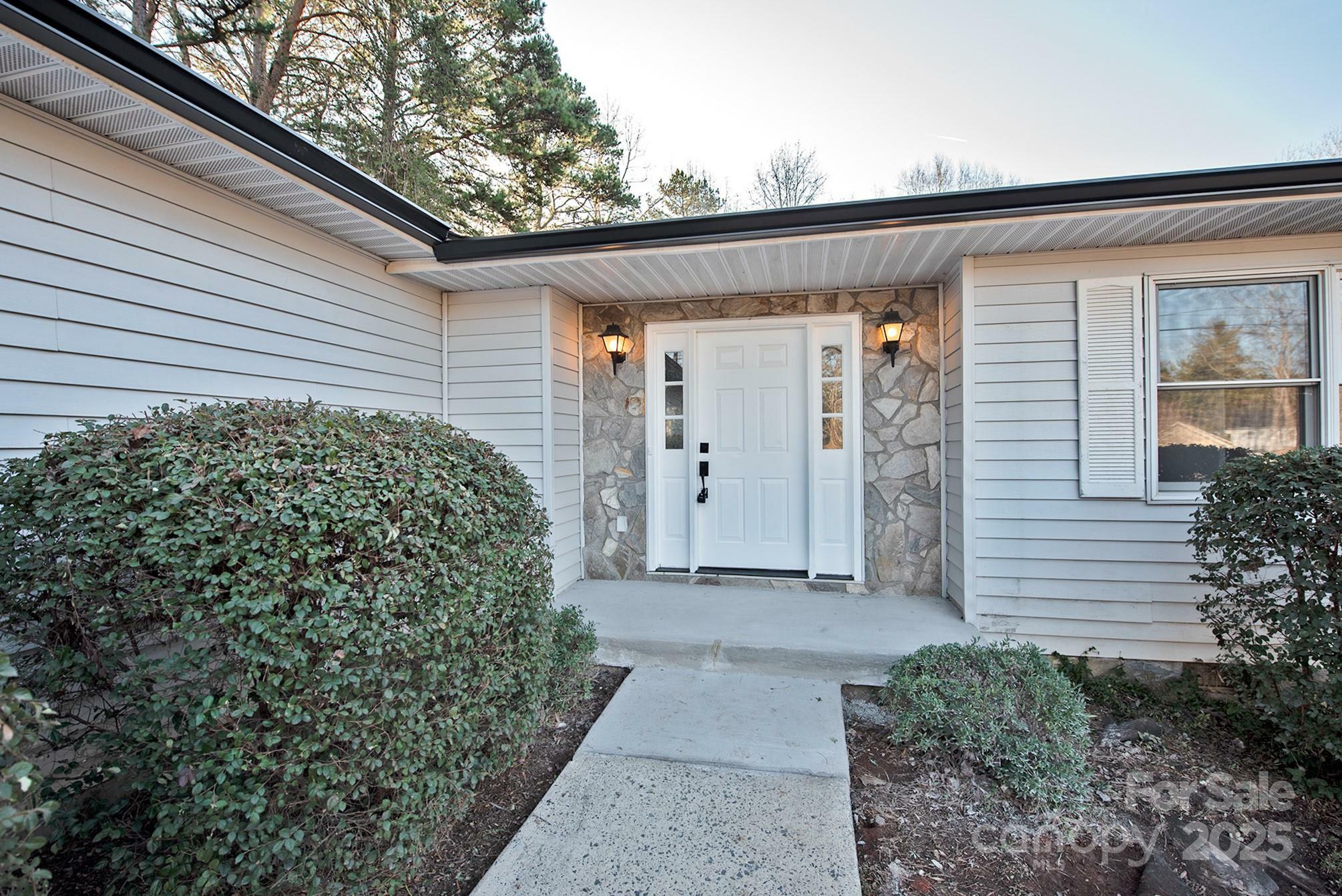 Property Photo:  8800 Crestwood Drive  NC 28124 