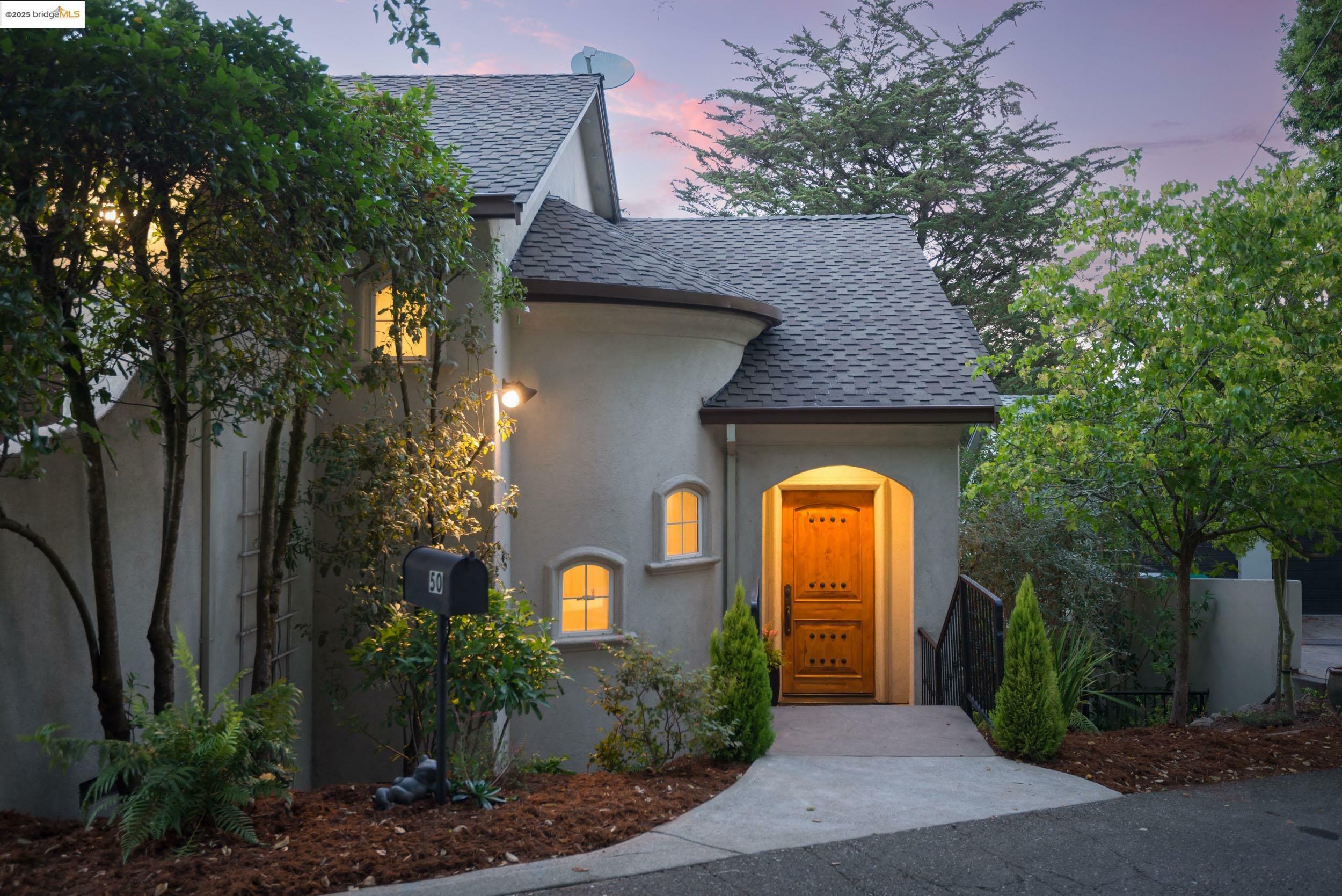 Property Photo: 50 Pine Hills Ct CA 94611