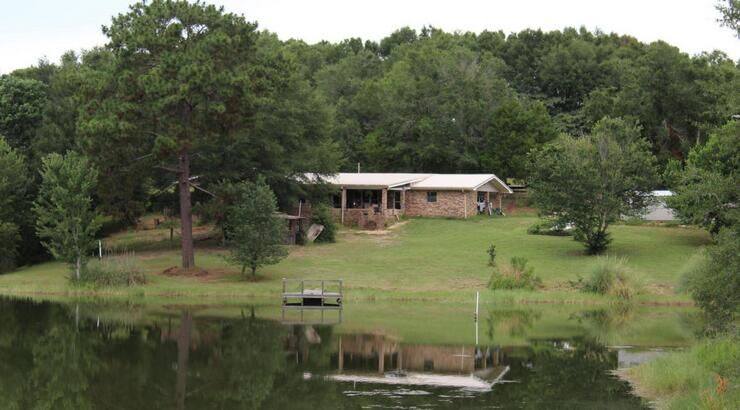 Property Photo: 5206 Verns Valley FL 32531