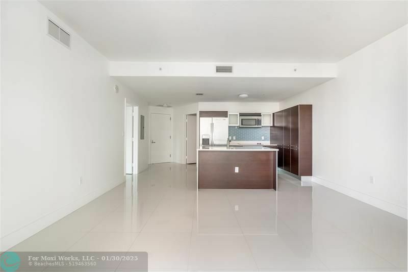 Property Photo:  1900 N Bayshore Dr. 2207  FL 33132 