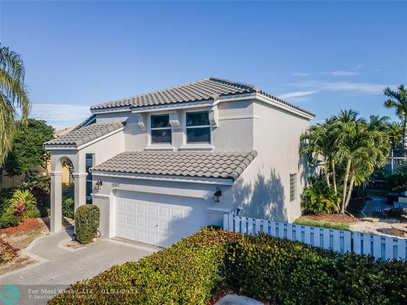 Property Photo:  15747 NW 12th Ct  FL 33028 